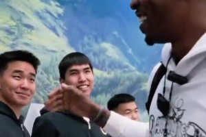 巴黎圣日耳曼vs尼斯录像回放_巴黎圣日耳曼vs尼斯在线直播观看免费_巴黎圣日耳曼vs尼斯全场回放油箱还有油！魔兽霍华德复出征战蒙古联赛！